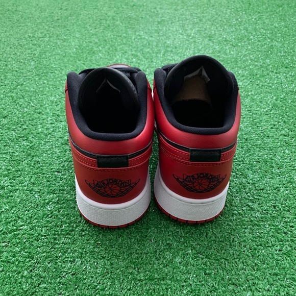 *NEW* Air Jordan 1 Low “Reverse Bred” (Sz 8) - Picture 5 of 11
